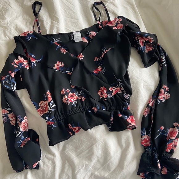 crop top - Picture 3 of 4